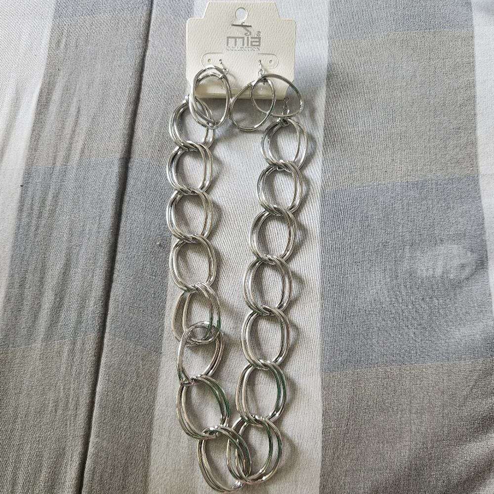 Mia Collection‎ Chain Necklace and earrings set Silver